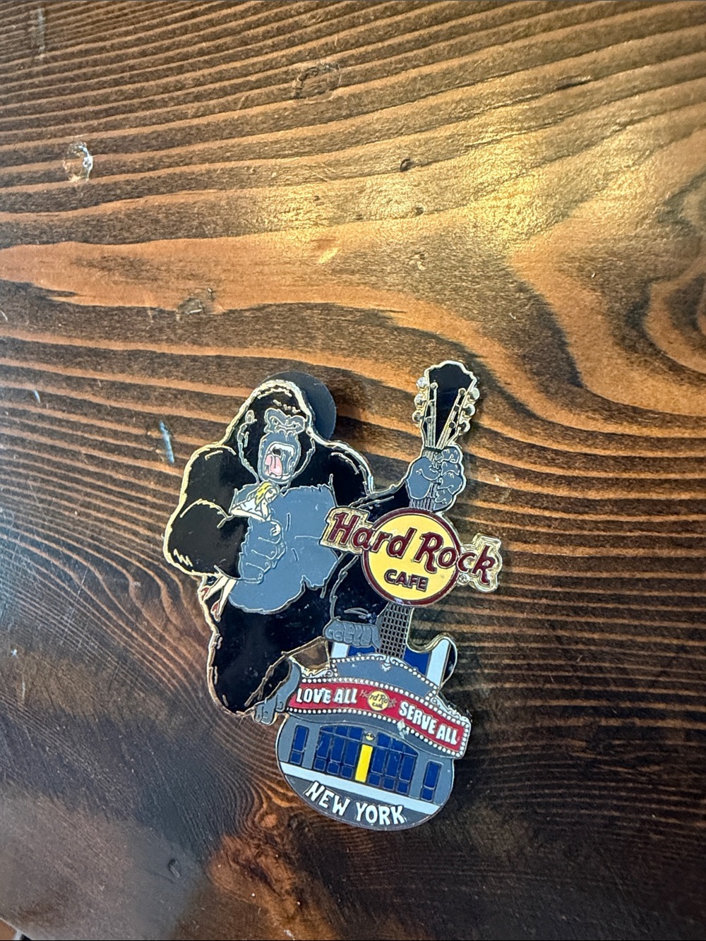 Hard Rock Cafe New York Gorilla Guitar Pin